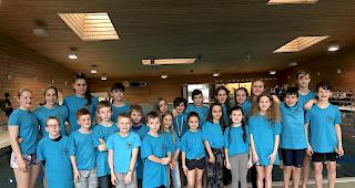 Die Nachwuchsathleten des OW88 mit ihren Trainerinnen (hintere Reihe, links). 