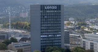 Blick auf den Lonza-Turm in Basel.
