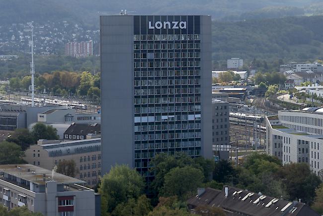 Blick auf den Lonza-Turm in Basel.