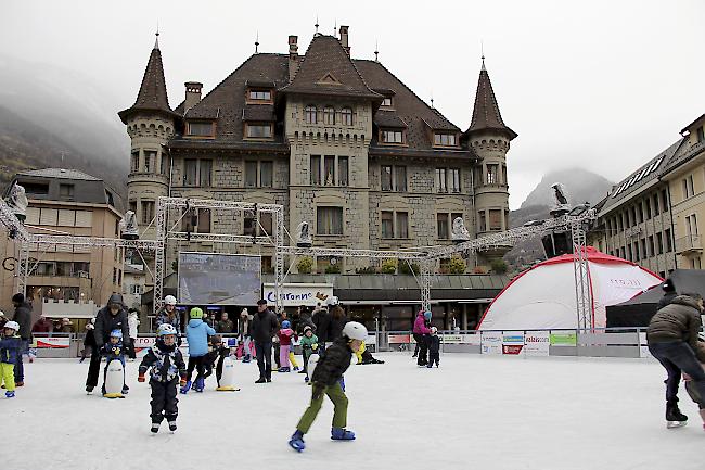 Weihnachtsevent auf dem Briger Stadtplatz.