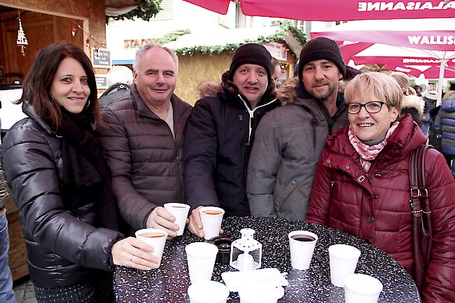 Silvia Schmid (44), Glis, René Schaller (59), Kalpetran, Daniel Fux (46), Adamo Schmid (47) und Edith Fux (70), Glis.