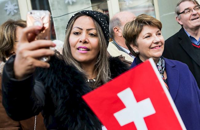 Herzlicher Empfang von Viola Amherd in St-Maurice.