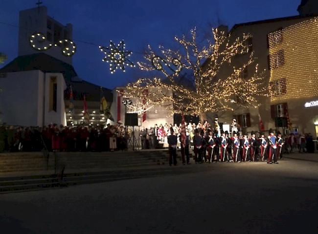 Alles steht bereit für den Empfang vor der Pfarrkirche in Brig,