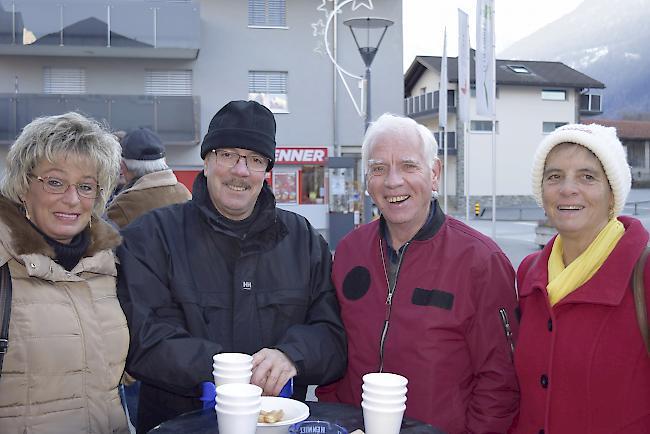 Sandra (47) und Gerhard Moreillon (60), Susten, Peter Witschard (68) und Erika Sutter (64), Leuk-Stadt.