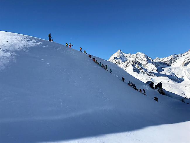 Glückliche Gesichter. 21 Kinder der von Adolf Ogi gegründeten Stiftung «Freude herrscht» erkundeten am vergangenen Wochenende die Destination Zermatt.