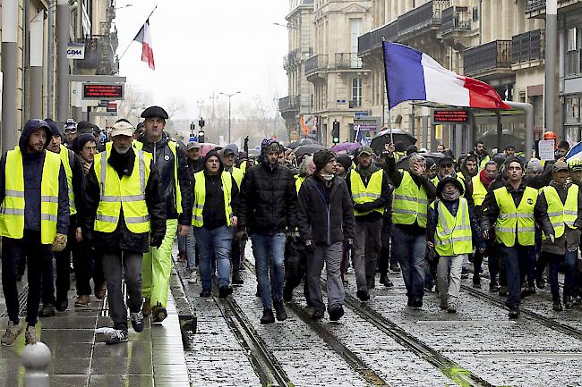 Unzufrieden. Protestieren seit Wochen gegen die Reformpolitik der französischen Regierung: die «Gelbwesten».