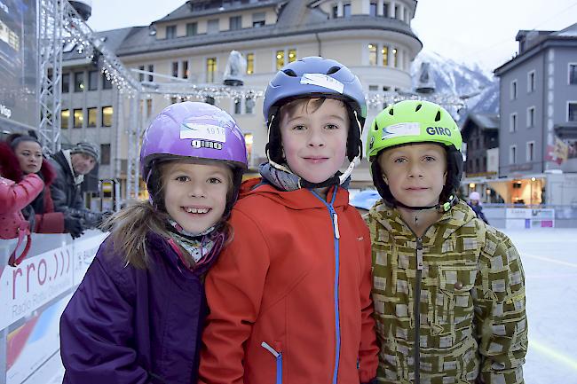 Jasmin Mutter (8), Diego Kalbermatter (8) und Matteo Lucano (8), Naters.