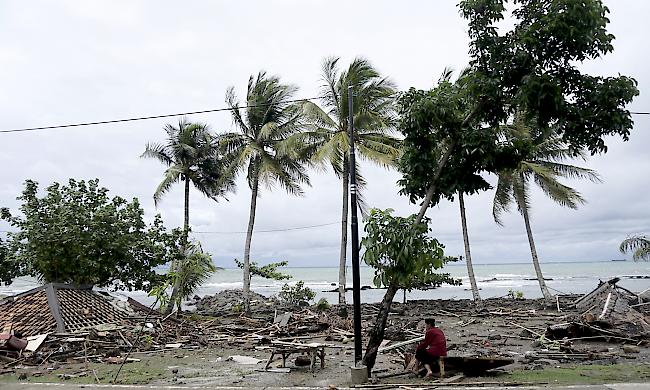 Katastrophe. Mehr als 160 Menschen sind auf den Inseln Suamatra und Java von einem Tsunami getötet worden.