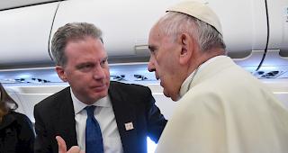 Greg Burke, Pressesprecher des Papstes, tritt &uuml;berraschend zur&uuml;ck. 