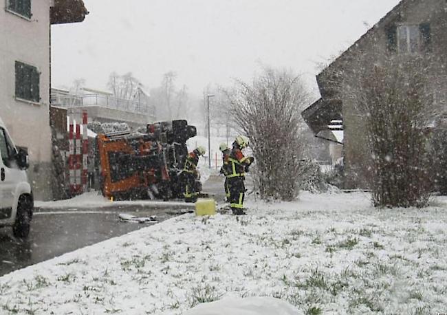 Schneefälle sorgten am Samstag im Kanton Aargau für verschiedene Unfallereignisse. 