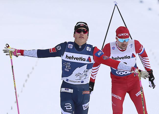 Der Norweger Johannes Hösflot Klaebo gewinnt die Tour de Ski.