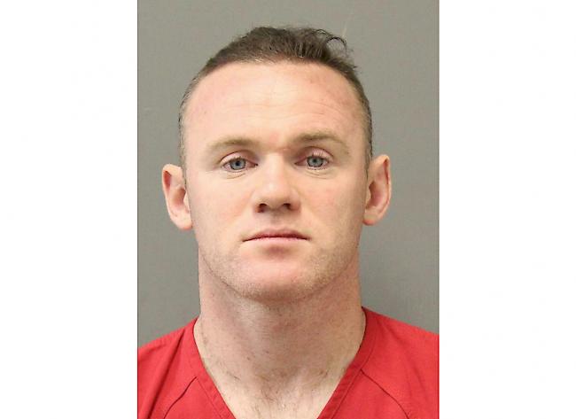 Alkoholdelikt. Wegen eines «minderschweren Fehlverhaltens» wurde Fussball-Stürmerstar Wayne Rooney Mitte Dezember beim Flughafen von Washington kurzzeitig festgenommen.