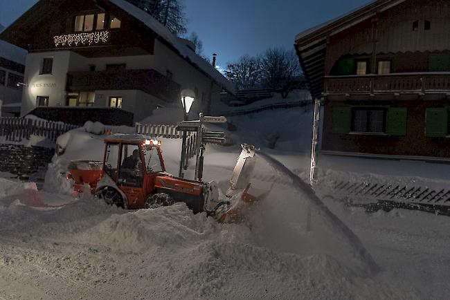 Die für das kommende Wochenende geplanten Weltcuprennen der Frauen in St. Anton am Arlberg sind wegen anhaltender Lawinengefahr und ungünstiger Wettervorhersagen abgesagt worden.