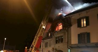 Ein betagter Mann ist bei einem Wohnungsbrand in Oron VD in der Nacht auf Freitag ums Leben gekommen. 