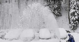 Schneereich.&nbsp;Gem&auml;ss MeteoSchweiz soll es bis am Dienstag im Oberwallis bis zu einem Meter Neuschnee geben.