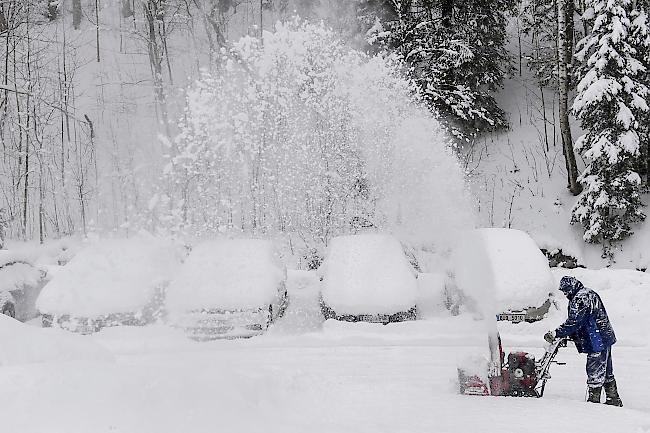 Schneereich. Gemäss MeteoSchweiz soll es bis am Dienstag im Oberwallis bis zu einem Meter Neuschnee geben.