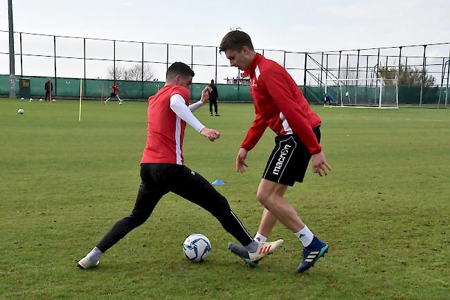 Die engagierten Sitten-Spieler auf ihrem Trainingsplatz in Belek.