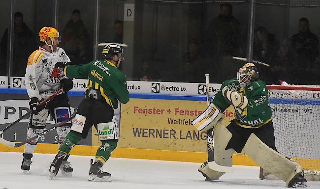 Mark Van Guilder gegen Thurgaus Defensive, Visp vermochte sich nicht durchzusetzen.