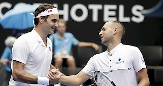 Dreisatz-Sieg.&nbsp;Roger Federer schl&auml;gt den Engl&auml;nder Daniel Evans und trifft nun in der dritten Runde auf den Franzosen Ga&euml;l Monfils oder den Amerikaner Taylor Fritz.