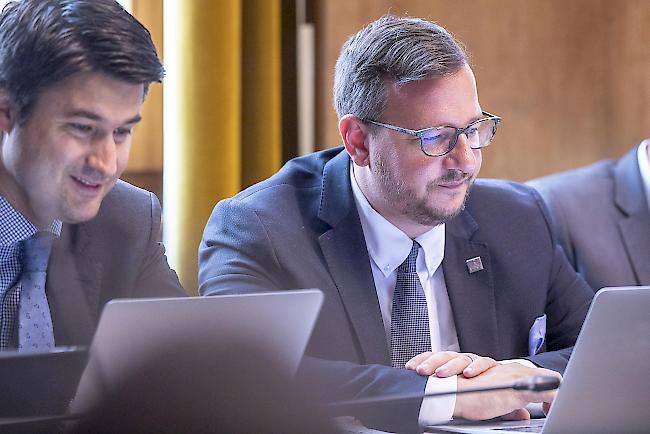 Getrennte Wege. Aron Pfammatter (links) und Philipp Matthias Bregy. 