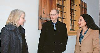 Das Urteil gab zu reden. Staatsanw&auml;ltin Karin Graber (links) mit Pflichtverteidiger Alexander K&ouml;ppel und Katja Schwery Fux, Anw&auml;ltin der Zivilkl&auml;ger. Ob der Entscheid des Kreisgerichts Visp weitergezogen wird, liessen die Parteien gestern vorerst noch offen.