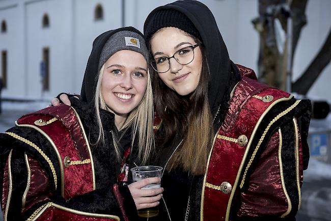 Lorena Zumthurm (19) und Tabea Ruff (17), Visp.