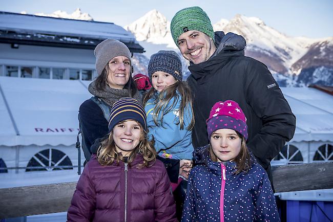 Fabienne (41), Mathilde (6), Patrick (44), Ella (9) und Ina-Meret (8) Sarbach, Bern.