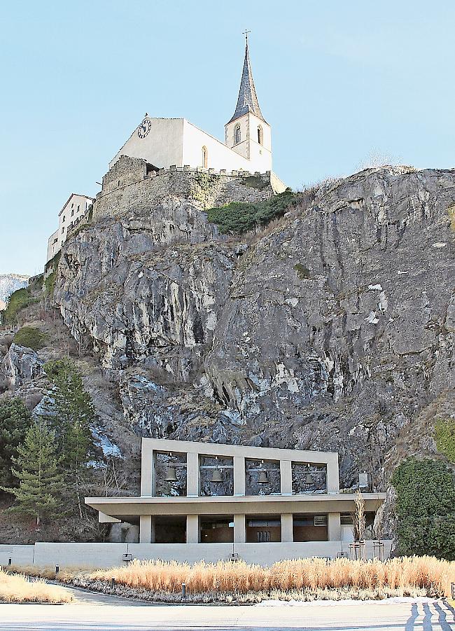 Eine Liftverbindung zwischen der Felsen- und der Burgkirche von Raron wäre touristisch attraktiv.
