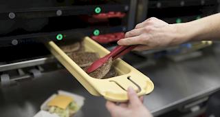 Genf ist die erste Schweizer Stadt, in der der Lieferdienst McDelivery eingef&uuml;hrt wird.  