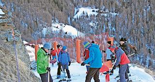 Kein K&uuml;rzertreten. Im Januar haben zahlreiche Pensionierte freiwillig bei der Pistenpr&auml;paration mitgeholfen.