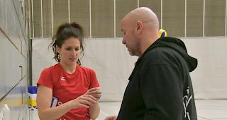 Sarah St&ouml;pfer und Trainer Marc-Antoine Boccali: Der VBC Visp verlor in Steinhausen in f&uuml;nf S&auml;tzen.