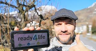 Hinter &laquo;ready4life&raquo; steckt ein SMS-Coach, der die Stressbew&auml;ltigungsstrategien von Jugendlichen st&auml;rken soll.