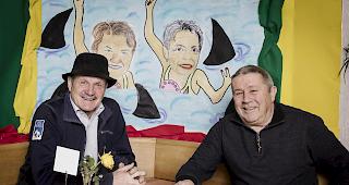 Kurt Regotz (links) und Roland Derendinger gestalten seit nunmehr 40 Jahren W&auml;nde in Briger und Natischer Gastst&auml;tten.