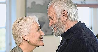 Packend gespielt. Glenn Close in der Rolle der Joan Castleman und Jonathan Pryce als ihr &shy;Gatte Joe: Beide &uuml;berzeugen in ihren Rollen. 