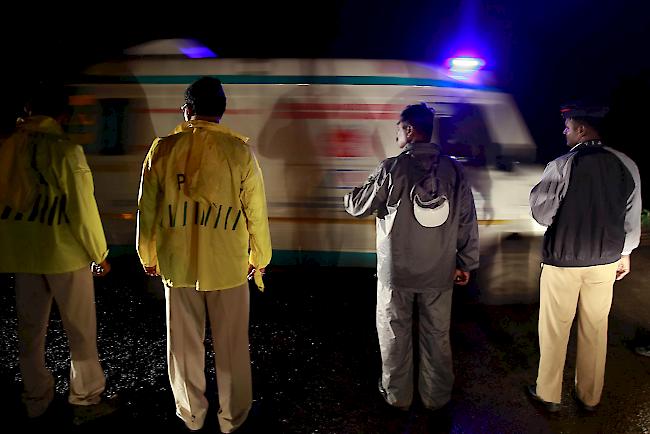 Über 20 Tote durch gepanschten Schnaps in Indien