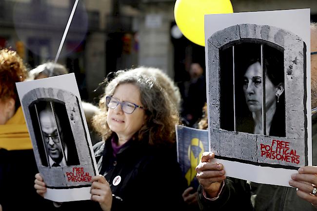 Vorwurf der «Rebellion». Führende Politiker der katalanischen Unabhängigkeitsbewegung müssen sich derzeit in Madrid vor einem Gericht verantworten.