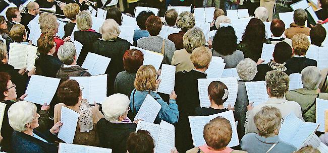 Gesangliche Qualitäten sind gefragt: Viele Oberwalliser Chöre suchen nicht nur einen Chorleiter, sondern auch Mitglieder. 