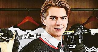 &Uuml;berflieger. NHL-Star Nico Hischier.Foto nhl.com