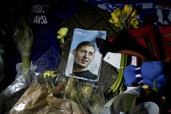 Abschied. In der Gemeinde Progreso, wo Emiliano Sala aufgewachsen ist, wird in der Sporthalle eine Totenwache abgehalten.