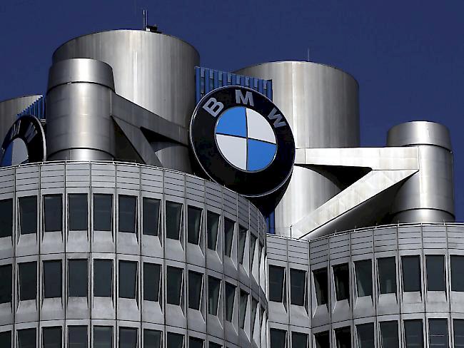 Leicht im Plus. Der Autobauer BMW ist gut ins neue Jahr gestartet. Der Rückstand auf Erzrivale Mercedes-Benz bleibt jedoch vorhanden.