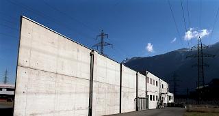 Die Tierschutzorganisation prangert Missst&auml;nde im Schlachthof in Martinach an. Dessen Leitung weist die Kritik zur&uuml;ck. 