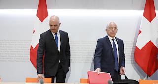 Gemeinsame Sache. Die beiden Bundesr&auml;te Alain Berset (l.) und Ueli Mauerer r&uuml;hren die Werbetrommel f&uuml;r die AHV-Steuervorlage.