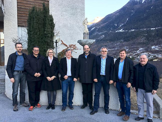 Verwaltungsrat und Geschäftsführung der VED. Alain Bregy, Aldo Karlen, Stefanie Zimmermann, Rolet Gruber (Präsident), Michel Schwery (Vizepräsident), Bruno Hostettler, Dr. Philipp Teysseire und Fridolin Imboden. (v.l.)