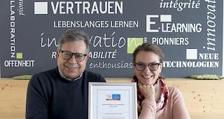 FFHS Rektor Michael Zurwerra und HR-Leiterin Hannah Instenberg.