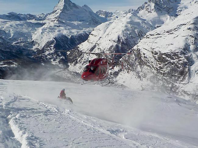 Hochbetrieb. Seit Anfang dieser Woche zählte die Air Zermatt über 50 Rettungseinsätze. Grösstenteils handelte es sich um verunfallte Wintersportler.