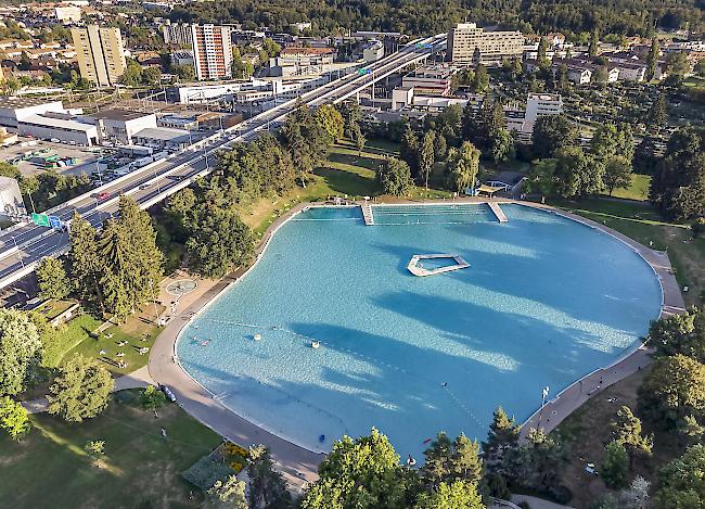 Das Berner Freibad Weyermannshaus verwandelt sich im Winter in ein Mikro-Skigebiet. (Themenbild)