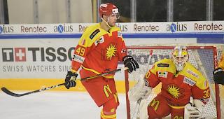 Verteidiger Montandon und Torh&uuml;ter Giovannini, f&uuml;r Siders ist der Playoff-Final greifbar nahe.