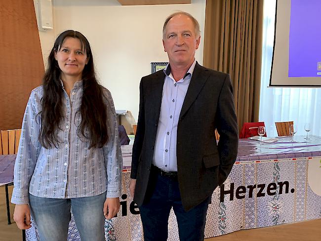 Verbandspräsident Beat Imhof mit der abtretenden Vizepräsidentin Monica Duran