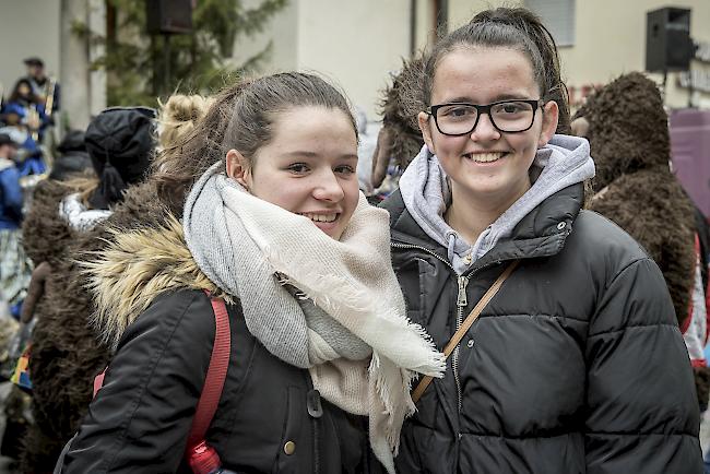 Maline Eggel (14) und Gerta Mehmetaj (14), Naters.