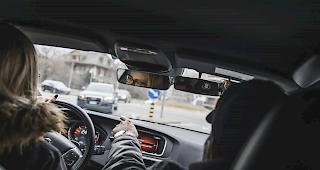 Unzul&auml;ssig. Laut Weko stellen die Preisempfehlungen der Oberwalliser Fahrlehrer Preisabreden dar. (Symbolbild)